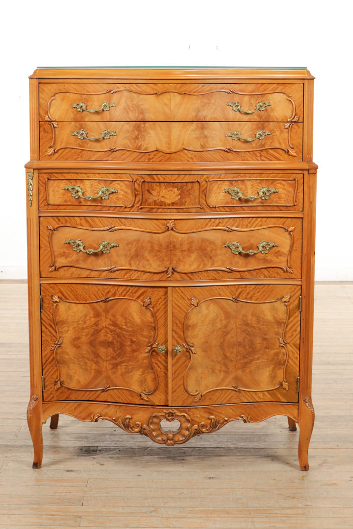 Dressers and Chest of Drawers