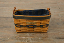 Load image into Gallery viewer, Longaberger 1997 Collectors Club Charter Member Basket w/ Fabric Liner – Handwoven USA