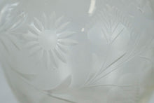 Load image into Gallery viewer, Decanter with Etched Flowers