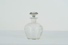 Load image into Gallery viewer, Decanter with Etched Flowers