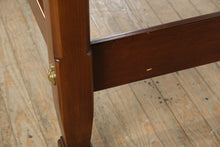 Load image into Gallery viewer, Lexington Queen Size Spiraled Poster Bed
