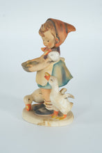 Load image into Gallery viewer, Vintage Goebel Hummel Figurine “Be Patient” #197/0 – TMK-5 1972–1979