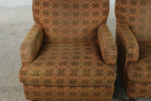 Load image into Gallery viewer, Pair of Traditional Upholstered Club Chairs with Patterned Fabric and Turned Wood Legs