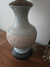 Load image into Gallery viewer, Vintage Asian-Inspired Ceramic Table Lamp with Etched Figural Design β Elegant Crackle Glaze & Wooden Base