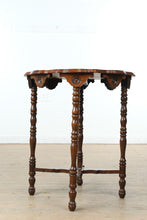 Load image into Gallery viewer, Traditional Solid Wood Round Side Table with Scalloped Edge Top