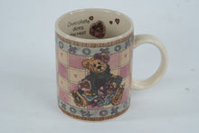 Load image into Gallery viewer, Boyds Bears Bailey Hearts Desire Mug 1998 Love Conquers All Bearware Pottery
