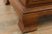 Load image into Gallery viewer, Sumter Furniture Solid Wood 6-Drawer Chest