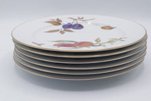 Load image into Gallery viewer, Royal Worcester Evesham 1961 England Porcelain Plates Set of 6 Gold Trim