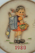 Load image into Gallery viewer, 1980 Goebel M.J. Hummel Annual Collector Plate #273 School Girl With Backpack West Germany