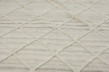 Load image into Gallery viewer, Moroccan Style Ivory Diamond Lattice Flatweave Area Rug 72 x 107 Neutral Wool