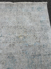 Load image into Gallery viewer, Safavieh “Dream” Area Rug – 2’6” x 4’ (Grey Blue)