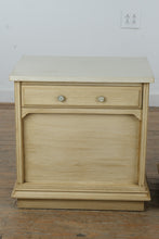 Load image into Gallery viewer, Mid Century Modern American of Martinsville Nightstands with Laminate Tops Pair