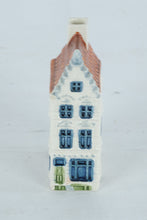 Load image into Gallery viewer, Royal Goedewaagen Delft Miniature Amsterdam Singel House Vase Hand Painted
