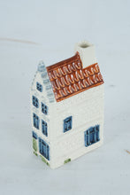 Load image into Gallery viewer, Royal Goedewaagen Delft Miniature Amsterdam Singel House Vase Hand Painted