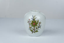 Load image into Gallery viewer, Andrea by Sadek Porcelain Bird Floral Vase Japan 5 Inch