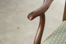 Load image into Gallery viewer, Antique Mahogany Round Extension Dining Table and 6 Chair Set with Four Leaves