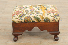 Load image into Gallery viewer, Antique Solid Oak Footstool