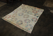 Load image into Gallery viewer, Antique 1930s Dresden Plate Quilt Hand Quilted Feed Sack Cotton 63 x 73