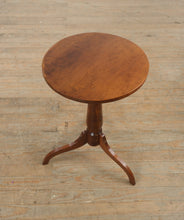 Load image into Gallery viewer, Honey Lynn Solid Wood Pedestal Side Table – 18” Round