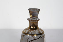 Load image into Gallery viewer, Mid-Century Modern Laeken Decanter Set – Frosted Leaves with Gold Trim