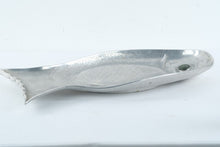 Load image into Gallery viewer, Arthur Court 1975 Vintage Aluminum Fish Serving Platter Green Stone Eye 25 Inch