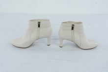 Load image into Gallery viewer, Bandolino Womens White Leather Ankle Booties Kitten Heel Side Zip Size 8M