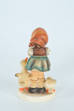 Load image into Gallery viewer, Hummel Figurine Be Patient #197/0 TMK-5 – Girl Feeding Geese – 4.5” Vintage Goebel W. Germany