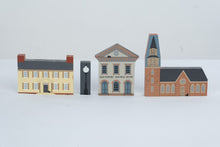 Load image into Gallery viewer, Vintage Cats Meow Williamsburg Village Wood Buildings Lot of 4 1987 1993
