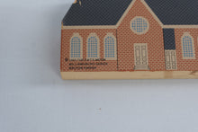 Load image into Gallery viewer, Vintage Cats Meow Williamsburg Village Wood Buildings Lot of 4 1987 1993