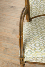 Load image into Gallery viewer, Bodart Mid Century Modern Dining Table and Chairs Set with Carved Base