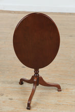 Load image into Gallery viewer, Bombay Company Medium Cherry Oval Tilt Top Accent Table