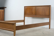 Load image into Gallery viewer, Broyhill Premier Forward 70 Mid-Century Modern Full Size Walnut Bed