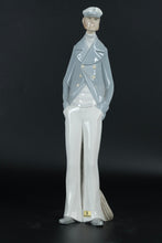 Load image into Gallery viewer, Lladró Sea Captain (#4621) – Retired 1970–1994 Porcelain Figurine, 15″ Tall (Missing Pipe)