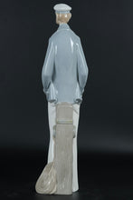 Load image into Gallery viewer, Lladró Sea Captain (#4621) – Retired 1970–1994 Porcelain Figurine, 15″ Tall (Missing Pipe)