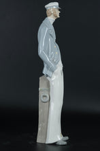 Load image into Gallery viewer, Lladró Sea Captain (#4621) – Retired 1970–1994 Porcelain Figurine, 15″ Tall (Missing Pipe)