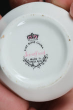 Load image into Gallery viewer, Sandford Fine Bone China Floral Bouquet Figurine – Made in England – 2.5" x 2.5" x 2"