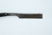Load image into Gallery viewer, Vintage Graef Cutlery Co. Straight Razor – Made in Germany with Original Case