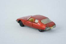 Load image into Gallery viewer, Vintage 1971 Matchbox Superfast No. 51 Citroën SM – Made in England by Lesney