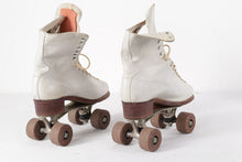Load image into Gallery viewer, Chicago Roller Skates - Ladies size 8