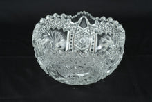 Load image into Gallery viewer, Vintage LE Smith Comet in the Stars Clear Glass Bowl Sawtooth Rim 7.5 Inch