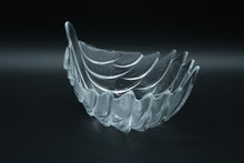 Load image into Gallery viewer, Clear Glass Leaf Bowl