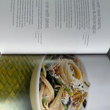 Load image into Gallery viewer, Eating by Color for Maximum Health - Williams-Sonoma