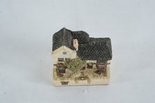 Load image into Gallery viewer, Malcolm Cooper Dirty Duck Stratford Upon Avon Cottage Figurine 1988 England