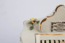 Load image into Gallery viewer, Dresden Sandizell Porcelain Lady Playing Piano