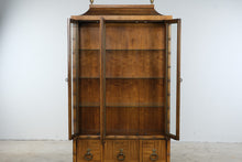 Load image into Gallery viewer, Drexel Heritage Et Cetera China Cabinet with Glass Shelves