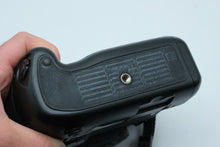 Load image into Gallery viewer, Nikon F5 Professional 35mm Film SLR Camera Body Manuals Strap Japan