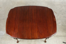 Load image into Gallery viewer, Pennsylvania House Solid Cherry Queen Anne Dining Table with 2 Leaves and 6 Chairs