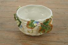 Load image into Gallery viewer, Fitz & Floyd Classics “Old World Rabbits” Ceramic Centerpiece / Cachepot – Handcrafted Floral Basket