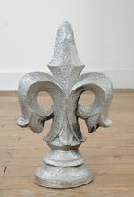Load image into Gallery viewer, Fleur-de-Lis Decorative Sculpture – Silver Textured Finish – Composite Material – 14" Tall × 8" Wide