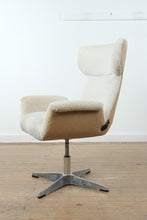 Load image into Gallery viewer, Mid Century Modern Boucle Swivel Lounge Chair with Aluminum Star Base